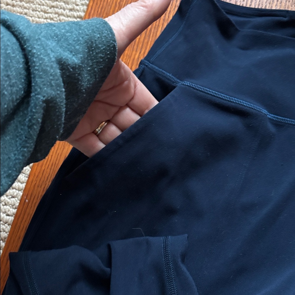 lululemon Align™ High-Rise Jogger. Yoga pants. Lounge wear. With pockets. Size 6 - Picture 6 of 12